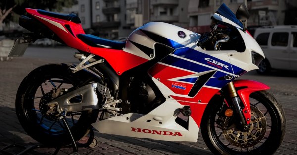 Showroom Motor Honda Jakarta